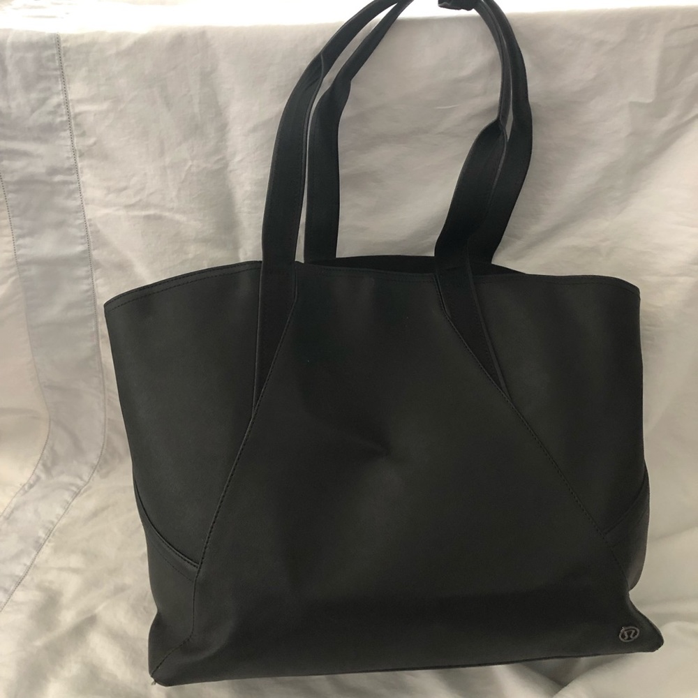 Lululemon tote